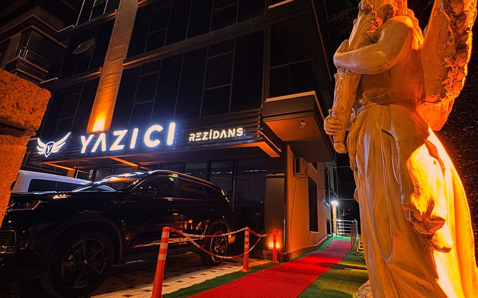 Yazıcı Rezidans Keçiören dış cephe gece görünümü